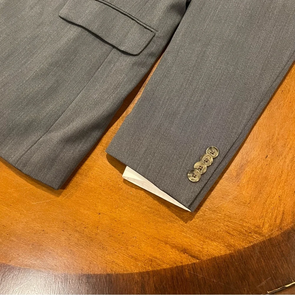 Indochino Men’s 2-Button Single Vent Suit Jacket Gray Approximating 44R Wool